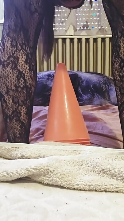 Ana Liz Fucks Her Greedy Asshole with a Buoy...