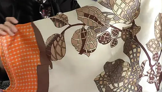 На Пасху, ты можешь эякулировать на моем атласном шарфе, леди Виктория Валенте