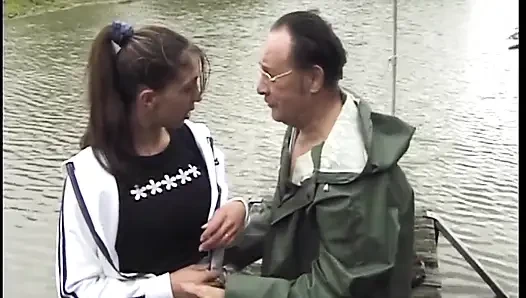 Mature Brunette Dripping Wet in Outdoor Hardcore Romp