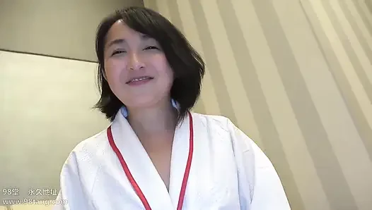 Wanita dewasa asia lagi asik mainin mainan seks