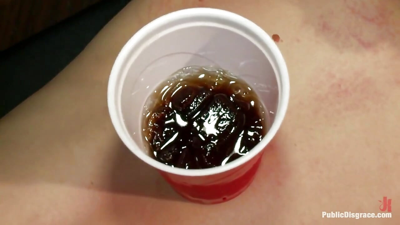 Amateur rubia alta es follada mientras usa lentes de contacto blackout - ¡no puede ver nada!