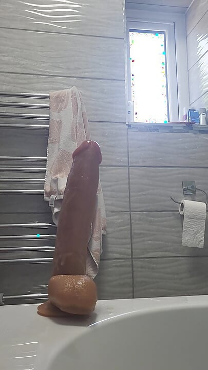 My Huge Insrtion Dildo