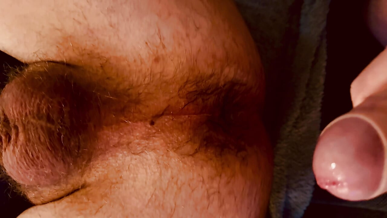 Twink 18+ fode garoto de futebol e goza anal