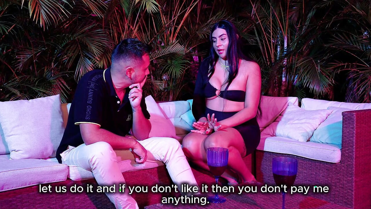 I Meet a Big Ass and Hot Pregnant Woman in a Bar and I Fuck Her Until I Cum in Her Pussy