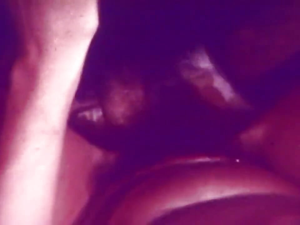 Besos lamiendo y digitación orgasmo retro