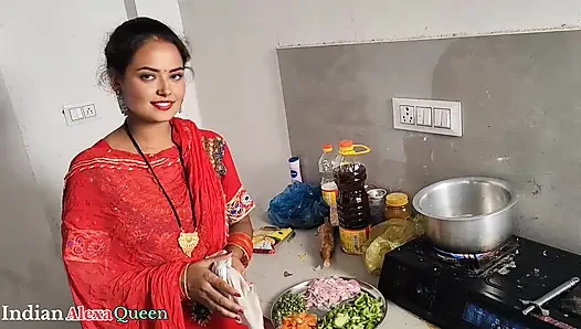 Mein schwager ist sehr schlau, er macht Maggi in der küche und fickt meinen arsch mit seinem schwanz im schlafzimmer IndianAlexaQueen