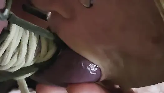 Goode girl bakış açısı kocasının yarağı ve taşaklarıyla cbt eğlencesi