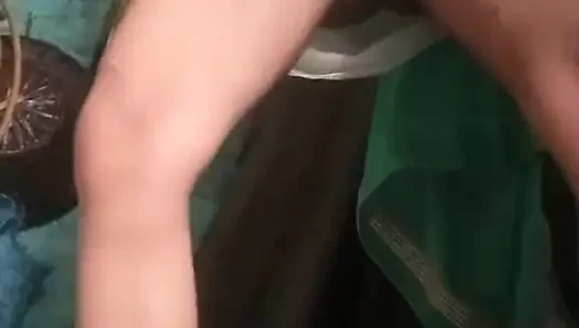 Ateşli kız baldız amını parmaklıyor