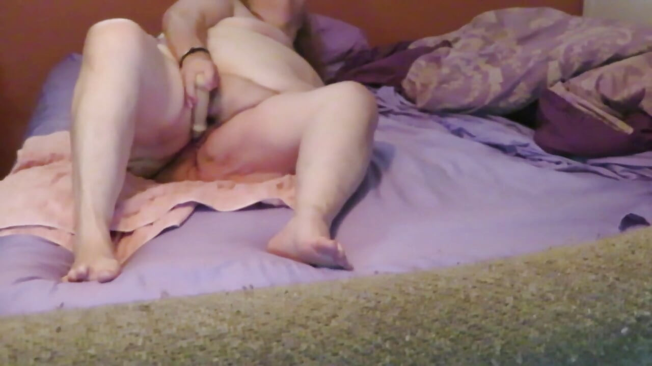 Cam show yêu cầu mặc áo crop top betty boop