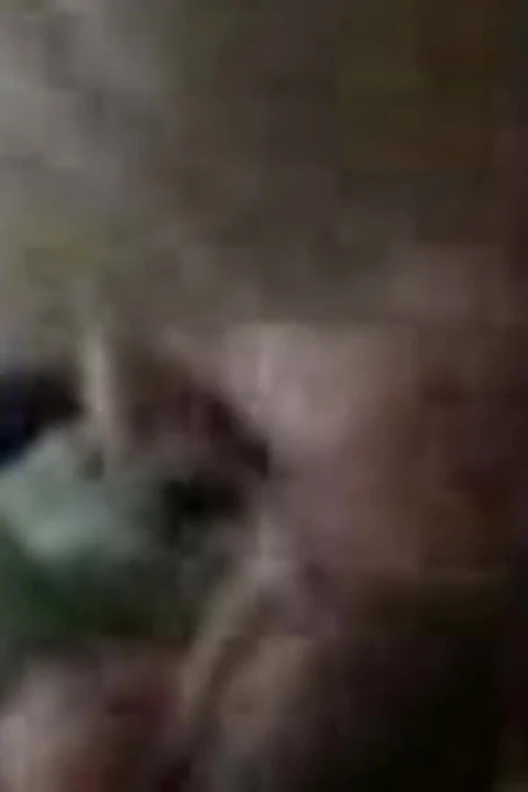 阿姨吮吸我的鸡巴并吞下我的精液