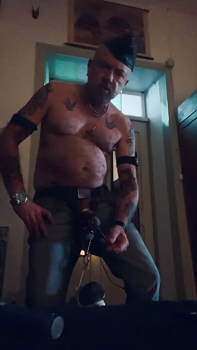 我的鸡巴、玩具和我玩得很开心