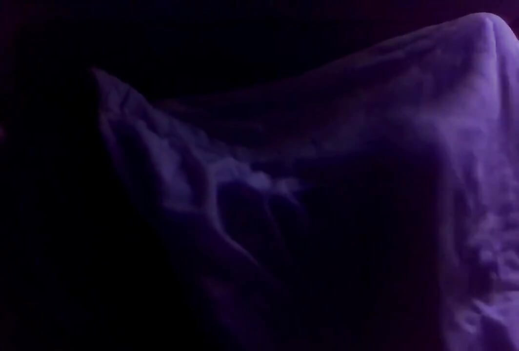 Masturbându-se în întuneric (fără audio)
