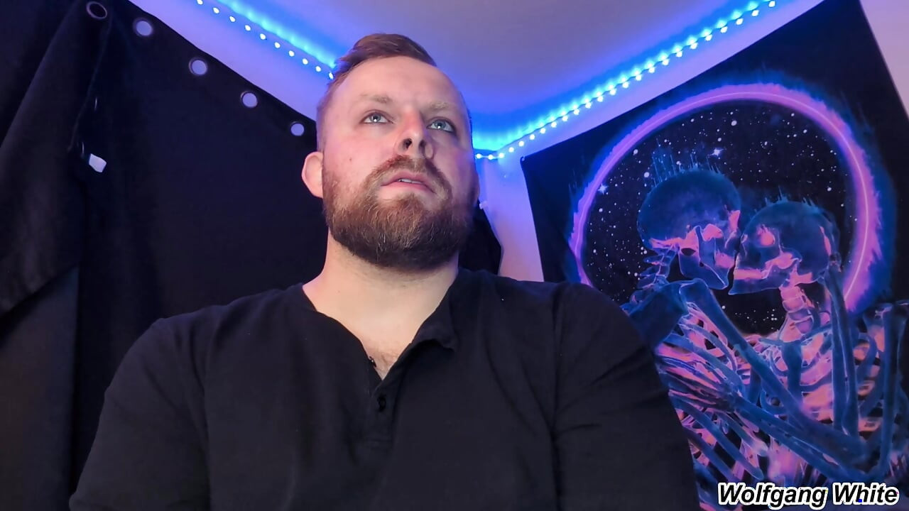 Sua colega de quarto hetero pega você se masturbando, goza em seus boxeadores - Wolfgang White em primeiro plano com gozada