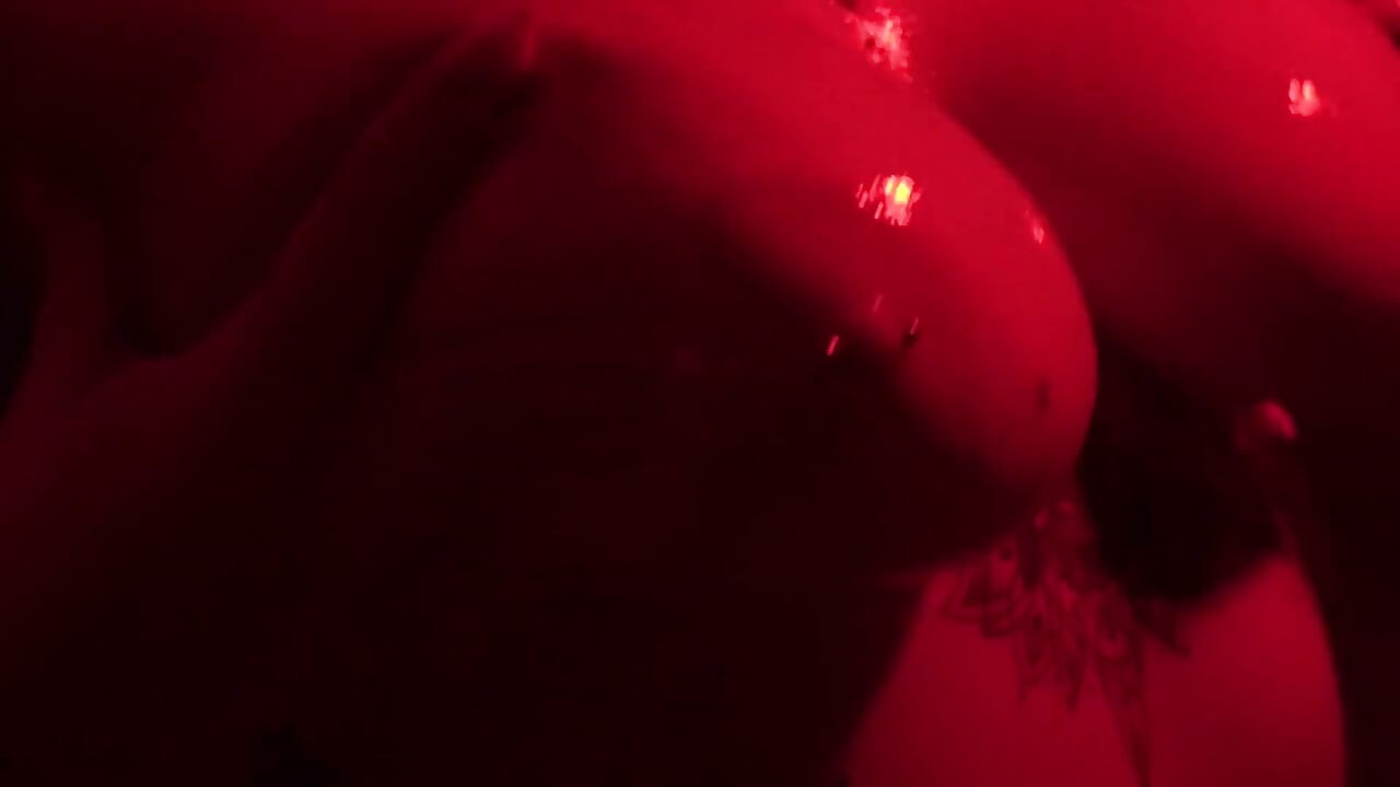 Oily Red Room Ride