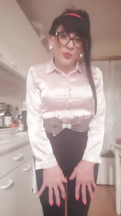 Crodreisser begejstret med satin bluse Solit