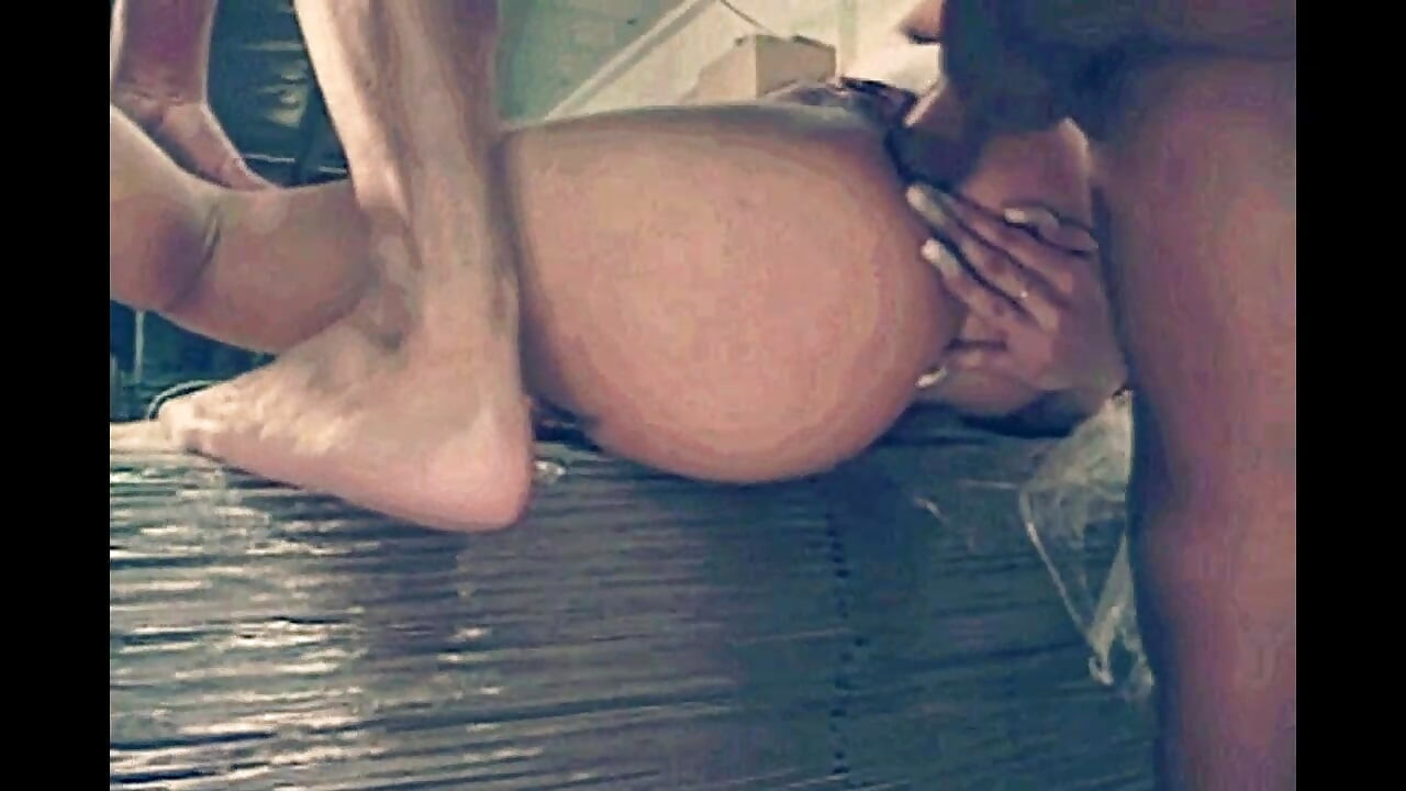 Вона любить стрибати на члені, як справжній спортсмен сексу!