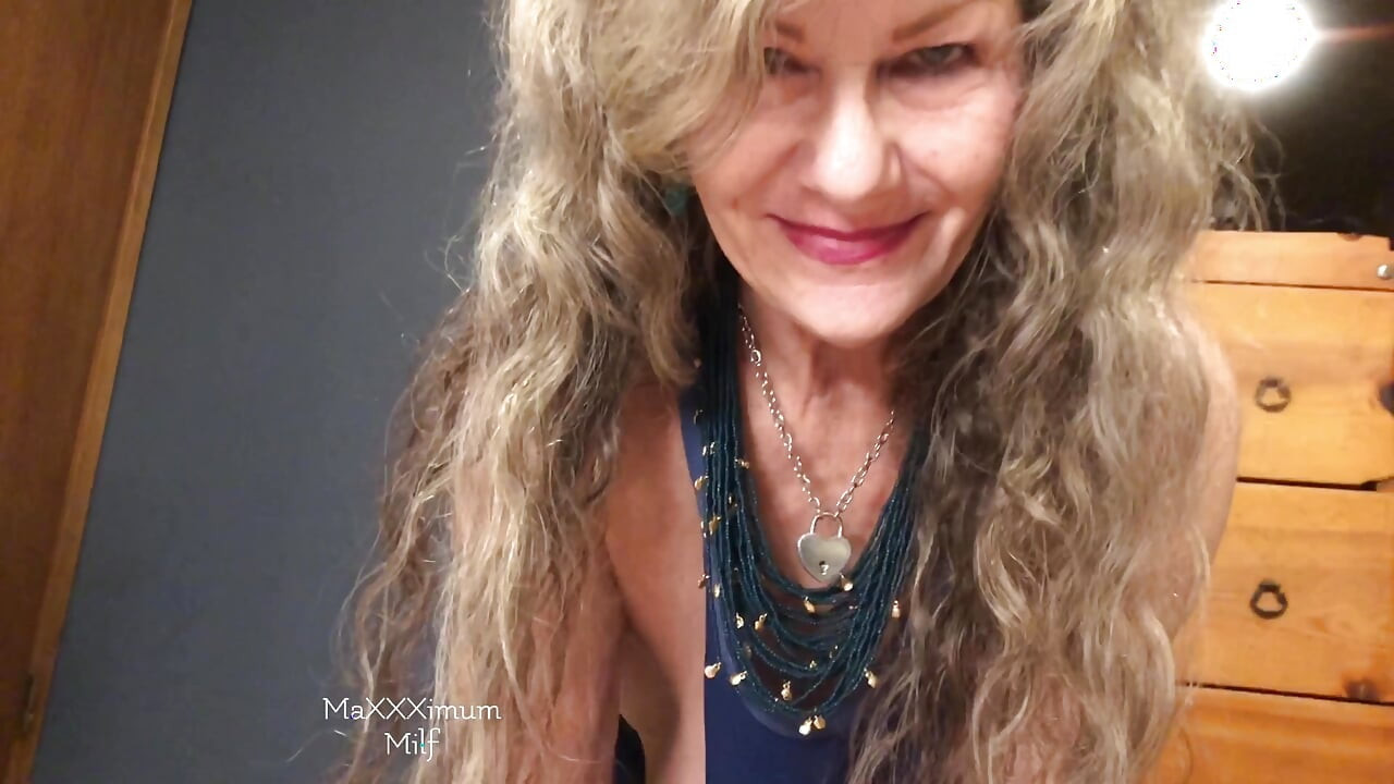 Moaning Granny POV Cocksucking, Cowgirl & Close up Squirting!