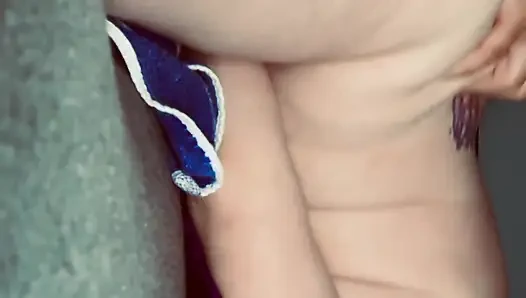 Mollige PAWG macht back shots doggystyle, während ehemänner arbeiten