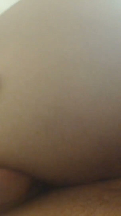Milf nakal meraba lubang pantat di webcam | Klip 1