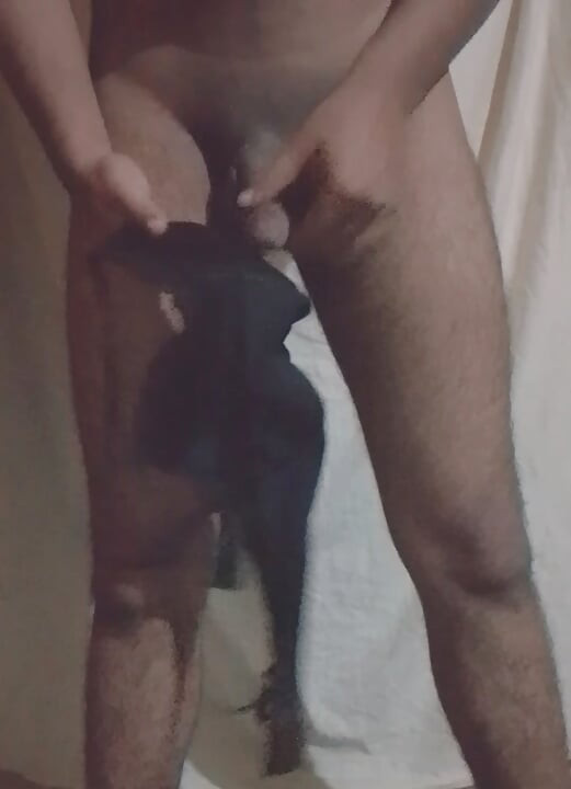 ブラを使ったチンポオナニー