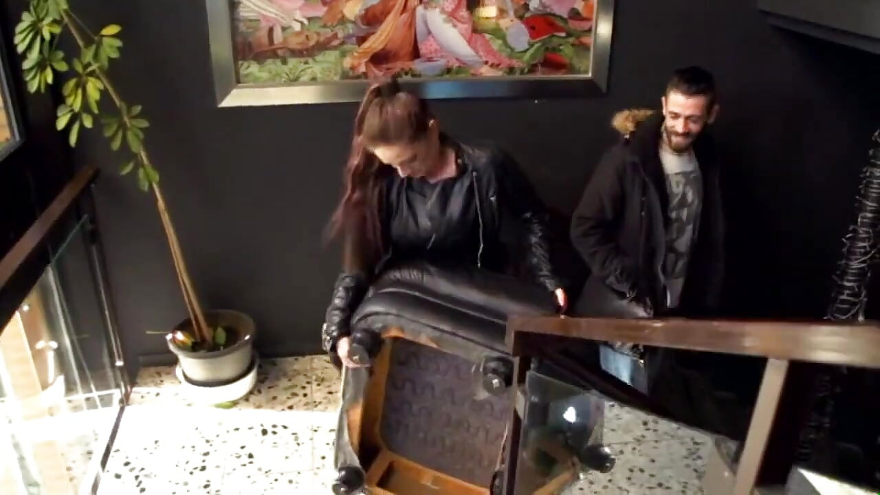 Cuplu tatuat cu pizdă futându-se cu spermă pe țâțe
