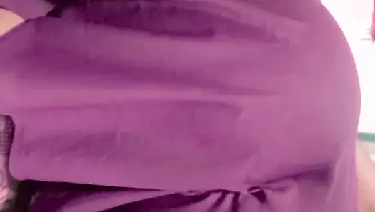 Istri cantik nibroar menyepong dan dogystile menyetubuhi memek.