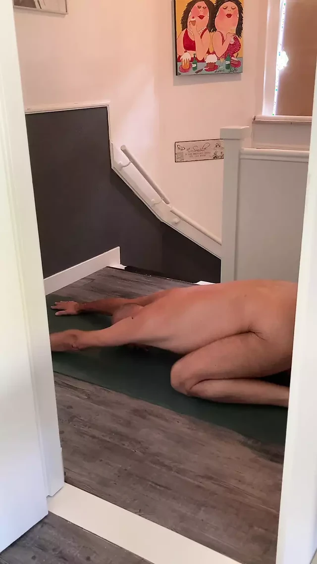 A short yoga flow for testing