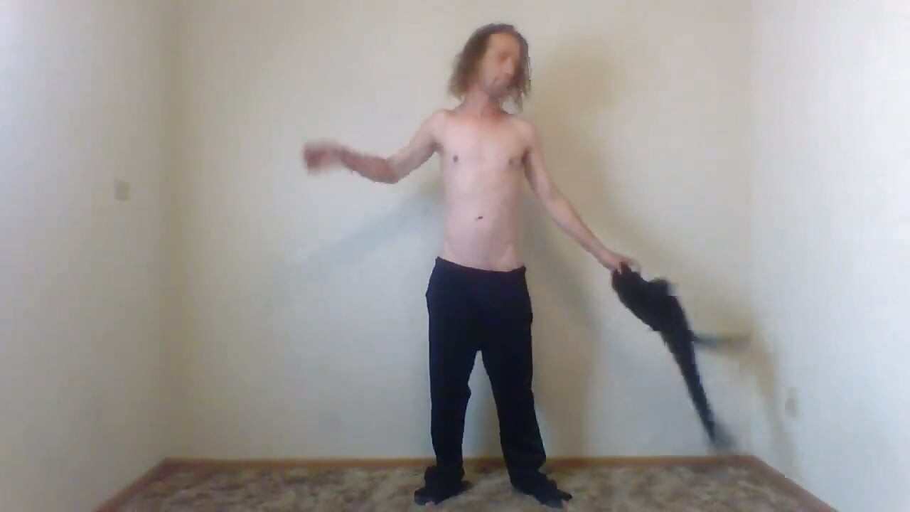 Transgirl Pokazuje, jak używać opaski do włosów jako pierścienia seksu: Użycie, usuwanie i wskazówki