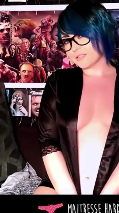 Vends-ta-culotte - Express tasting of your cum with a beautiful French dominatrix | Clip 1