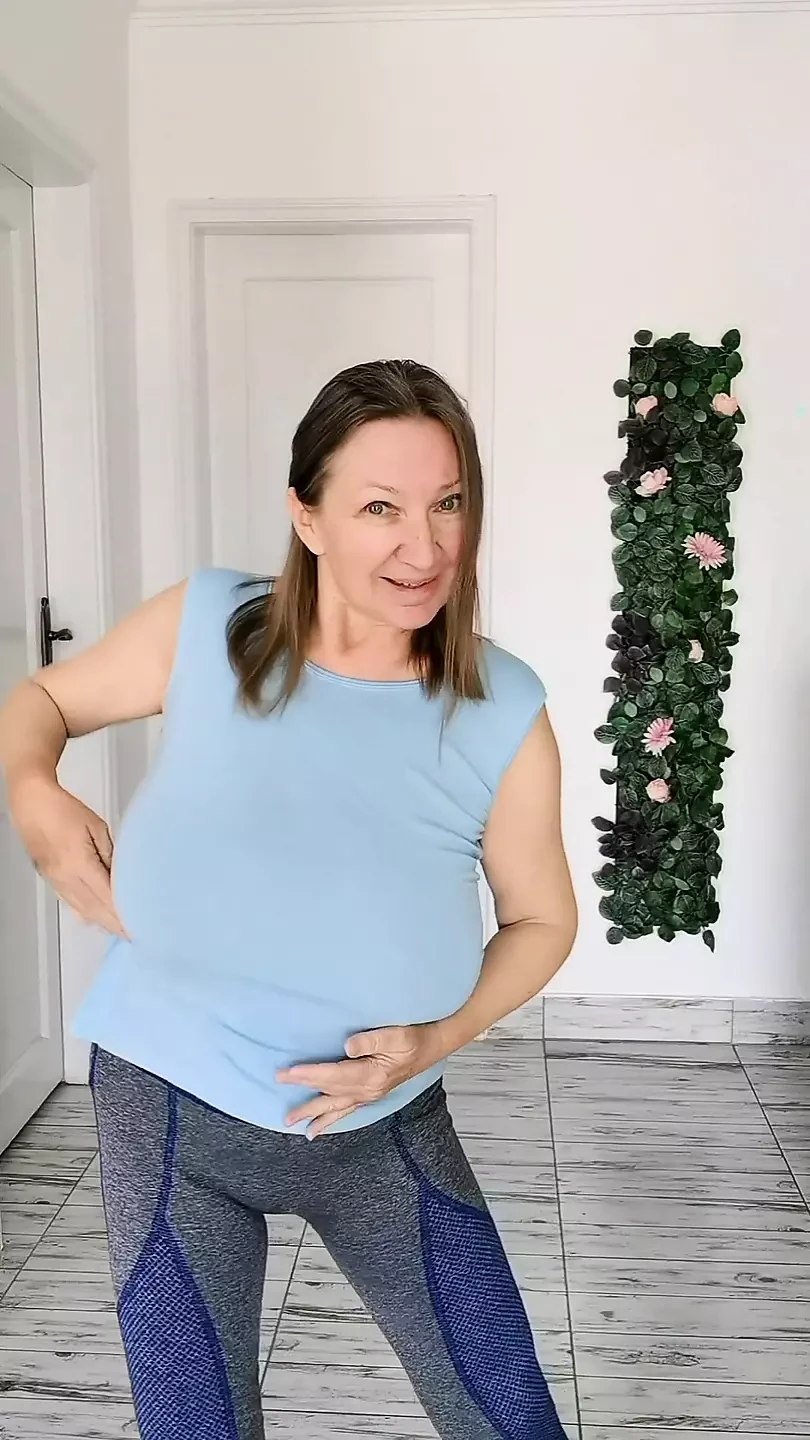 Granny with huge boobs is jumping merrily and her boobs are jumping too