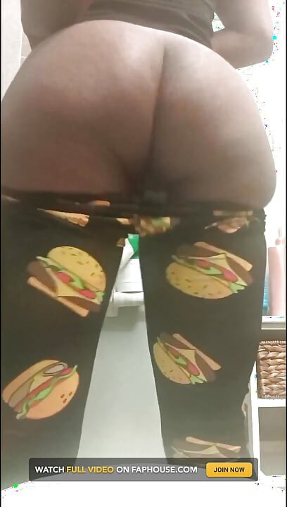 Teen Sneaks to Show off Her Fat Ass