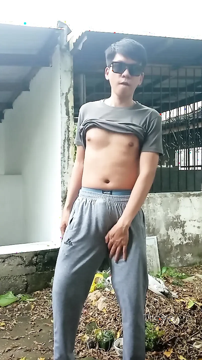 Asian Boy Extreme Outdoor Masturbation at Cemetery