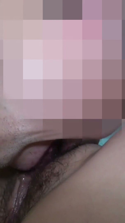 Amatorska szczupła japońska nastolatka cieszy się swoim pierwszym pov creampie | Klip 1