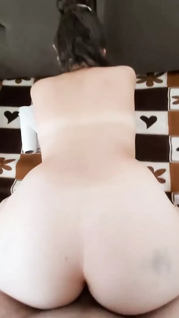 土耳其女孩喜欢肛交，最好的肛交，她就像一个专业人士