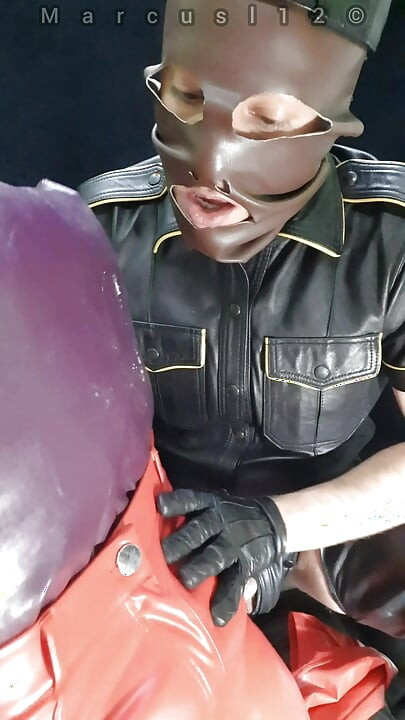 紅皮屁股讓男友使用濕巾 第1部分