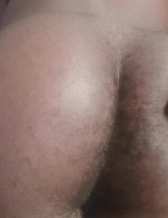 Juicy Asss, text to create content together only males!