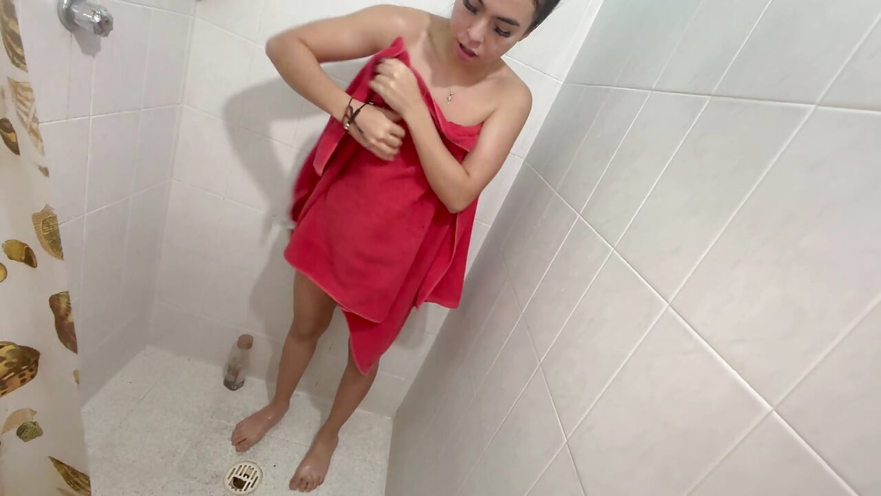 As a teen, I used to shave my vagina, pee, and masturbate in the shower mmm