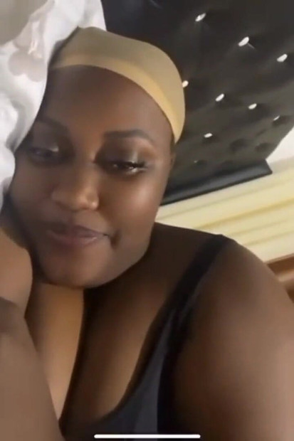 Fat Ebony Girl Has a Big Fat Pussy and She Masturbate
