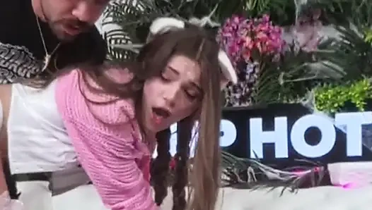 Si juniper ren lagi asik nyepong kontol nade dan ngentot memeknya habis-habisan!