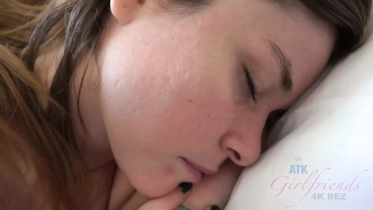 青少年三人行在酒店