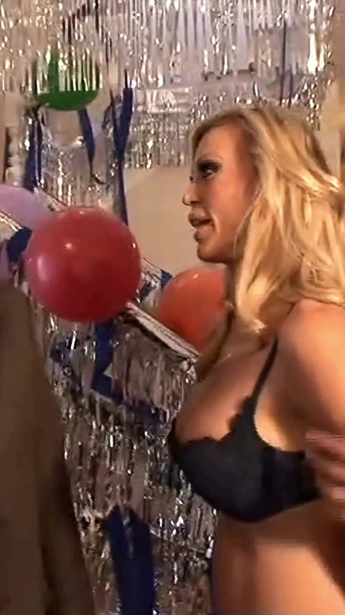 Fuck a fan – AVN hall of fame MILF Amber Lynn does her first handjob scene w Ryan