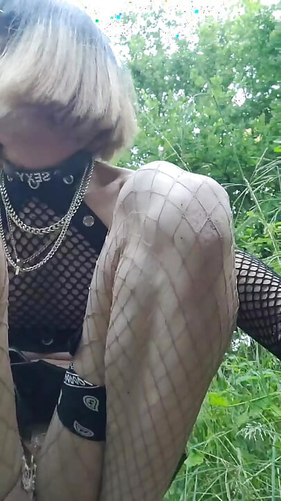 A Slut in a Grove (june 29, 2025) Looking for Sperm. French Transvestite Exhibition Vanessabitchx