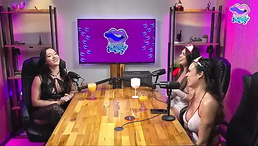 Aksi hot lesbian di podcast tv california! Masih banyak pelacur lagi!