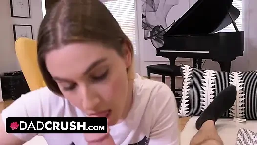 DadCrush - Lütfen, bana dokun üvey baba! Parmaklarını amcığımın derinliklerine sok! Yarağına ihtiyacım var!