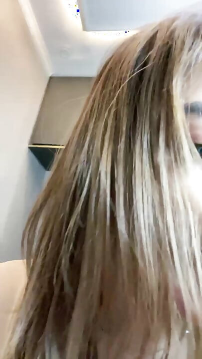 She is cute wanna fucked by random viewers