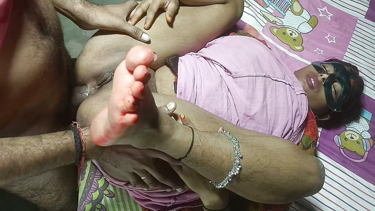 Stepmommy's ass fucked step-son's land with cool ass fucking missionary style in Hindi audio