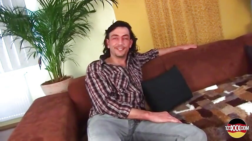Blonda asta cu un corp perfect nu te va lasa indiferent.