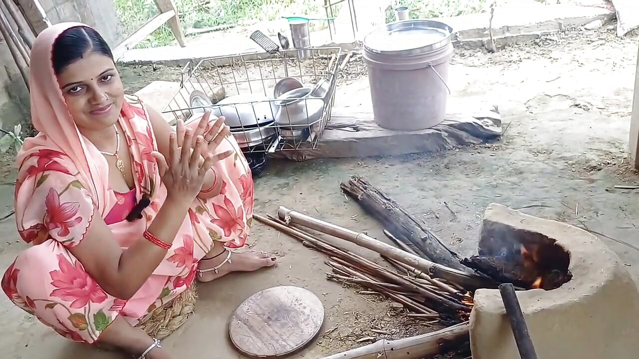 Apne he stepsister ki friend ko virgin pussy fuck kiya or pussy ros nikal kar jiv se chata,gud ki ros pilaya.. a