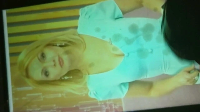 Irina Sashina russian TV presenter cum tribute