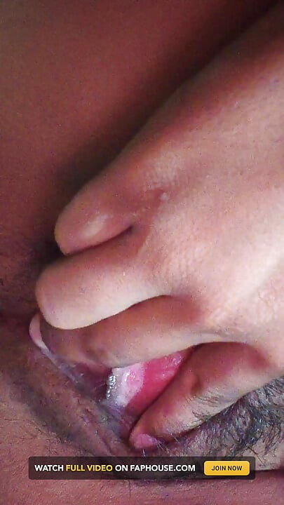 Красивая в помещении